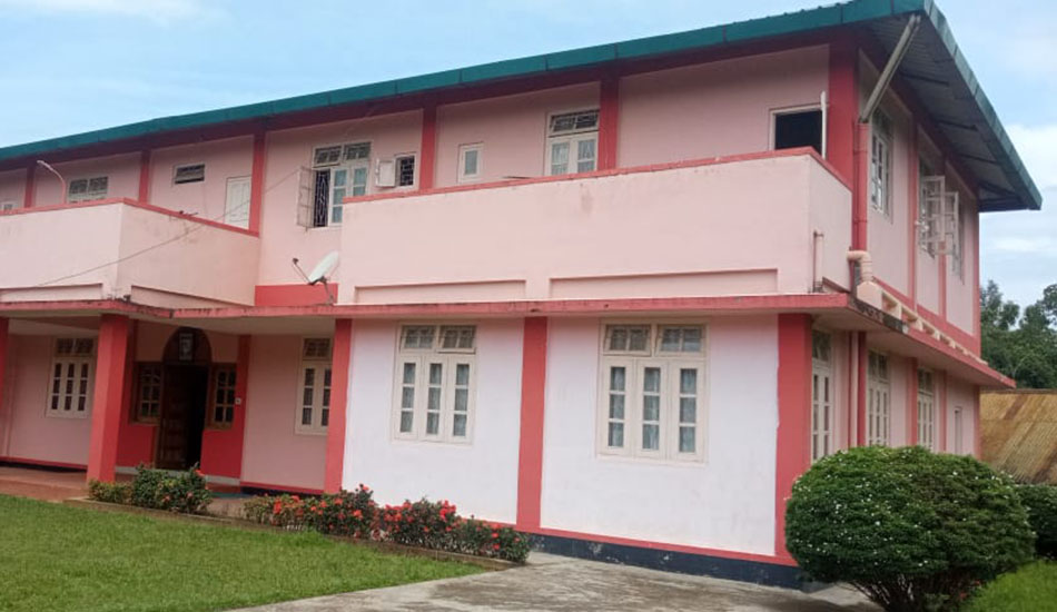 MEDZIPHEMA (Nagaland) - Scuola e servizio parrocchiale