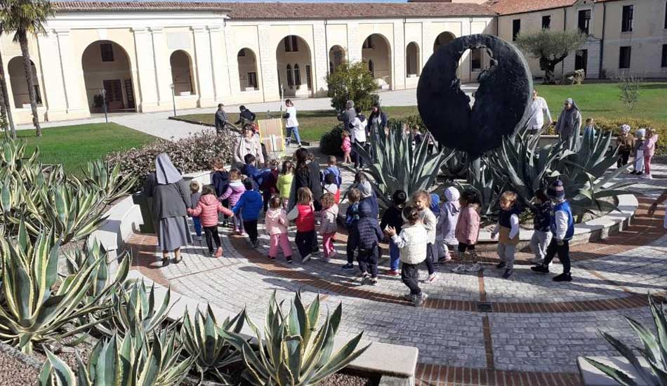 Caccia al tesoro: il carretto di Padre Luigi carico di GIOIA - Belvedere