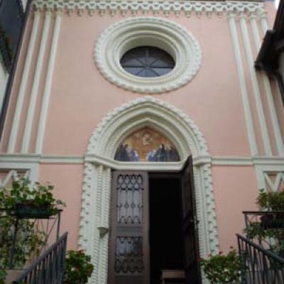 Facciata esterna della chiesetta dedicata a san Gaetano Thiene e a San Luigi Scrosoppi Casa Madre -UDINE